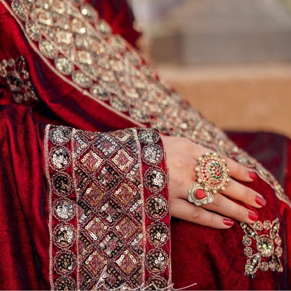 BNWT Velvet 3 Piece Bridal Pakistani Suit - Picture 10 of 14